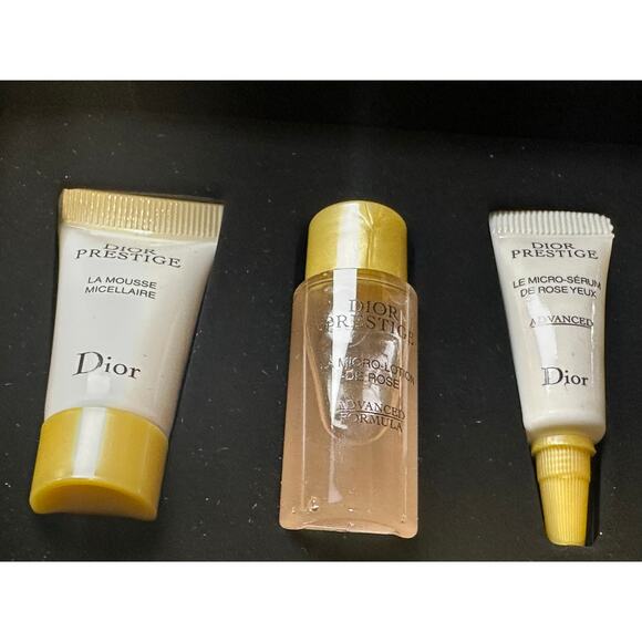 Dior Prestige Limited Edition 7 piece skin care set in Gold “CD” logo zip case - Picture 4 of 7